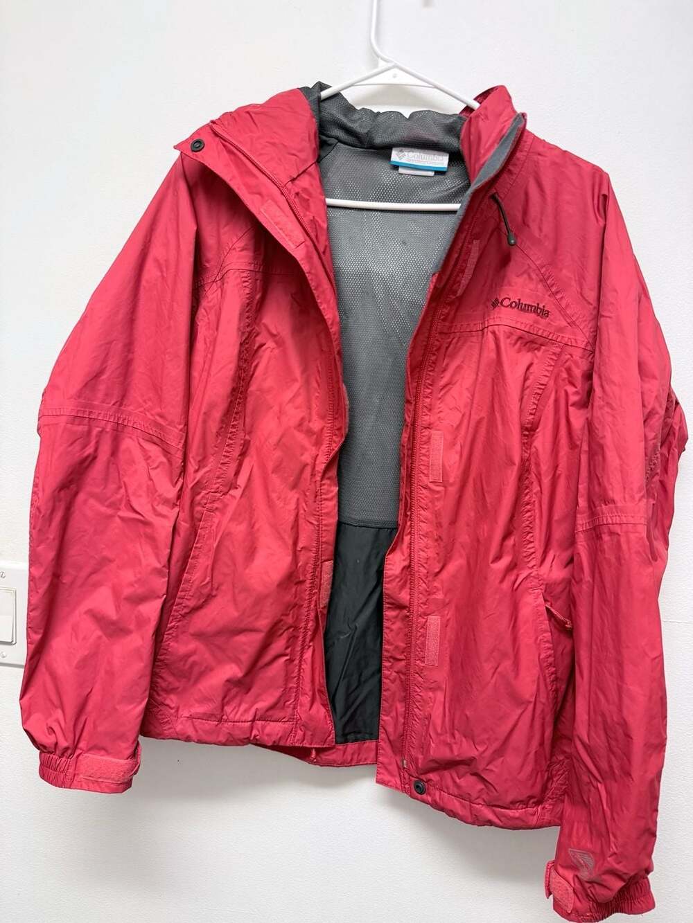 Columbia Omni-Tech Waterproof Hooded Red Rain Jacket